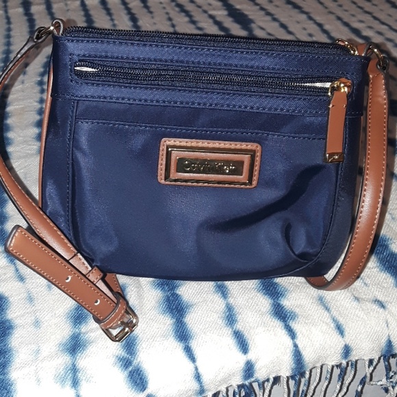 Calvin Klein Handbags - Calvi Klein purse